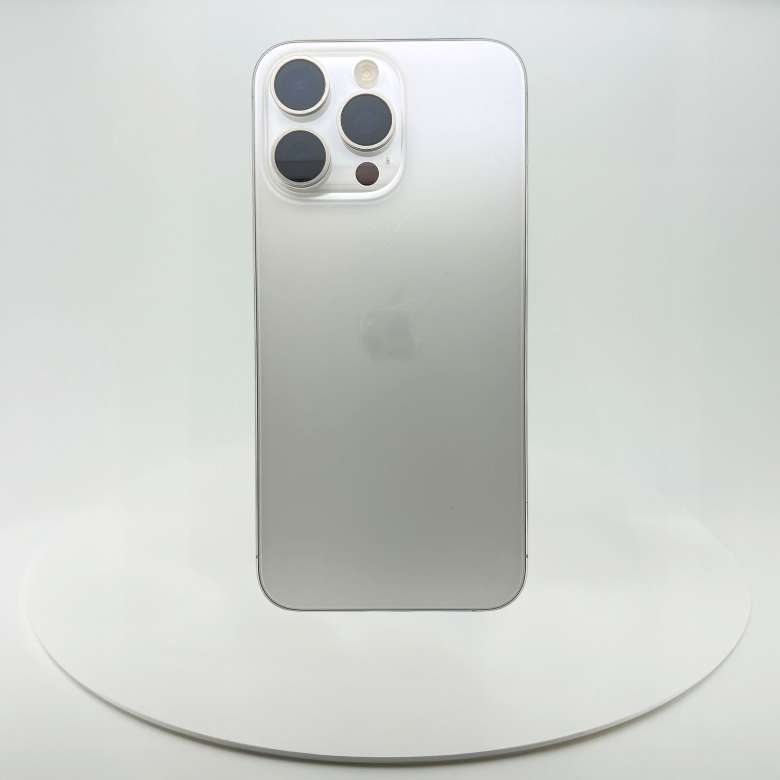 (中古手機) iPhone 15 Pro Max 256GB 白色鈦金屬,iReborn香港精選中古iPhone平台,提供iPhone 8至14 Pro Max多款型號,價格由$899起,支持免費預留及到店驗貨服務,享受安全購物體驗