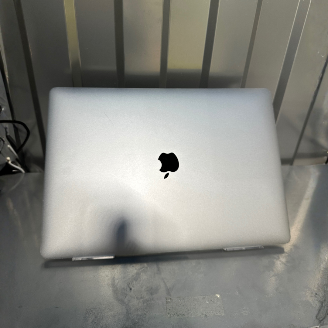 (ISWA400023) 中古MacBookPro/2019/i9-2.4GHz/32GB/512GB/560X