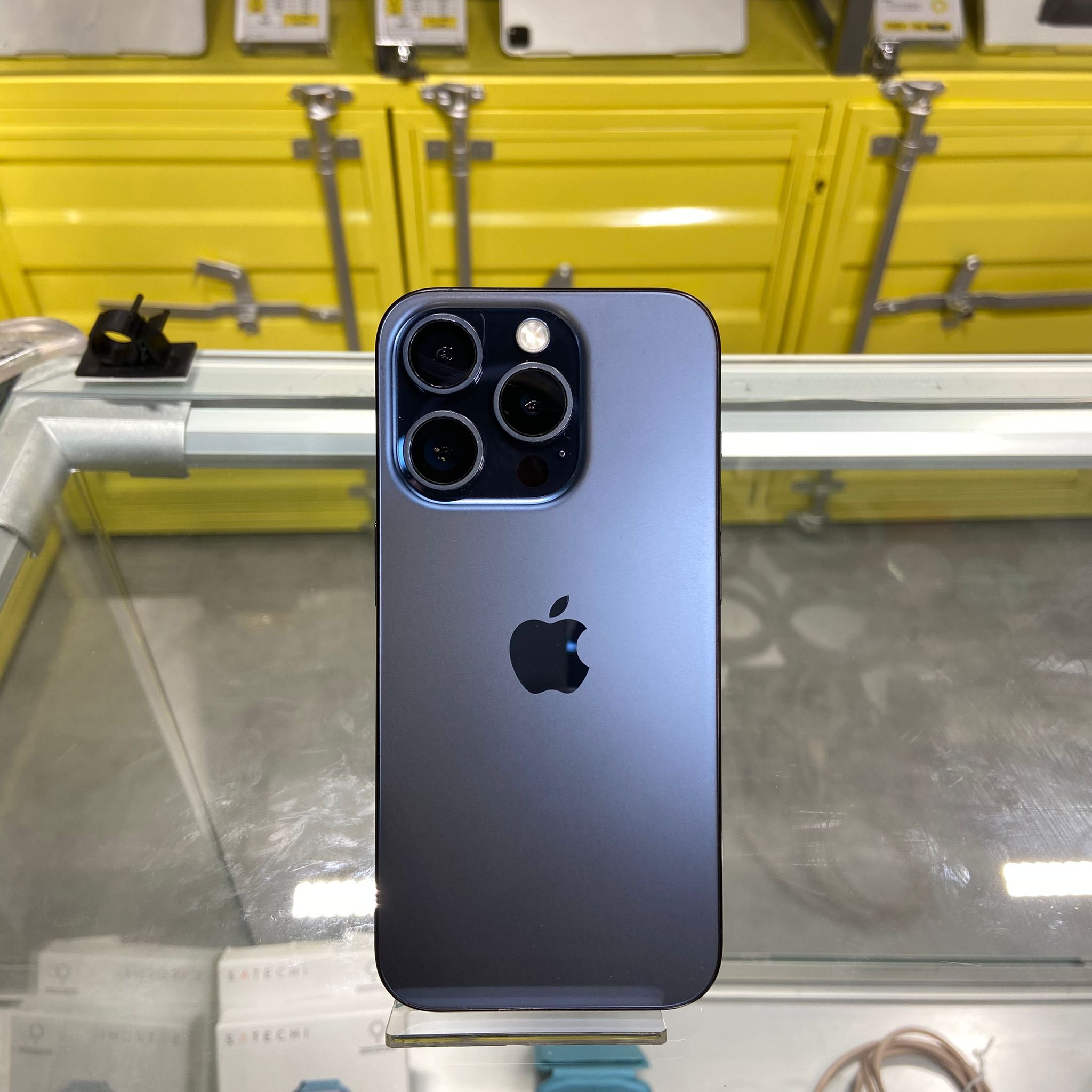 (中古手機) iPhone 15 Pro 256GB (藍色鈦金屬)