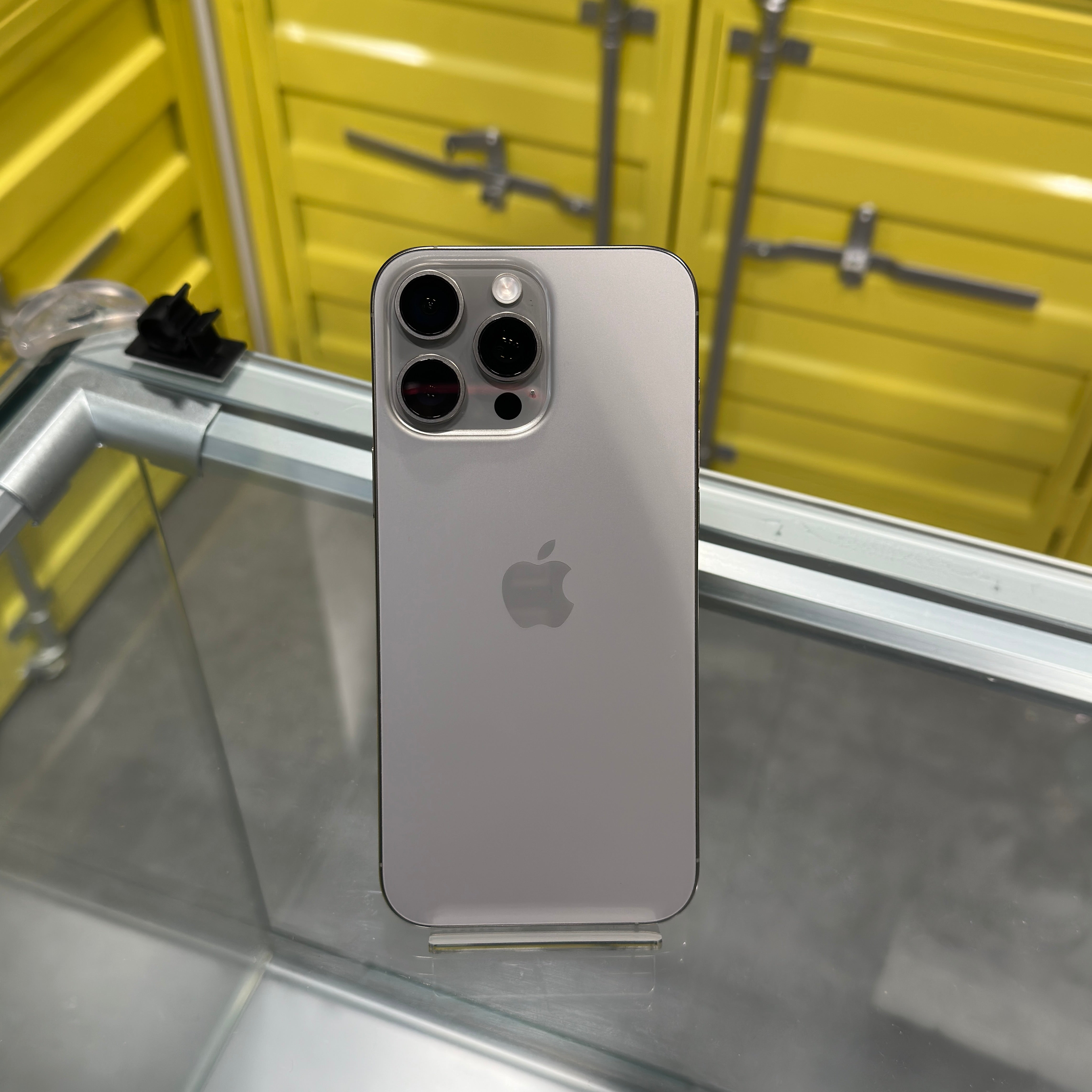 (中古手機) iPhone 16 Pro Max 256GB (原色鈦金屬)