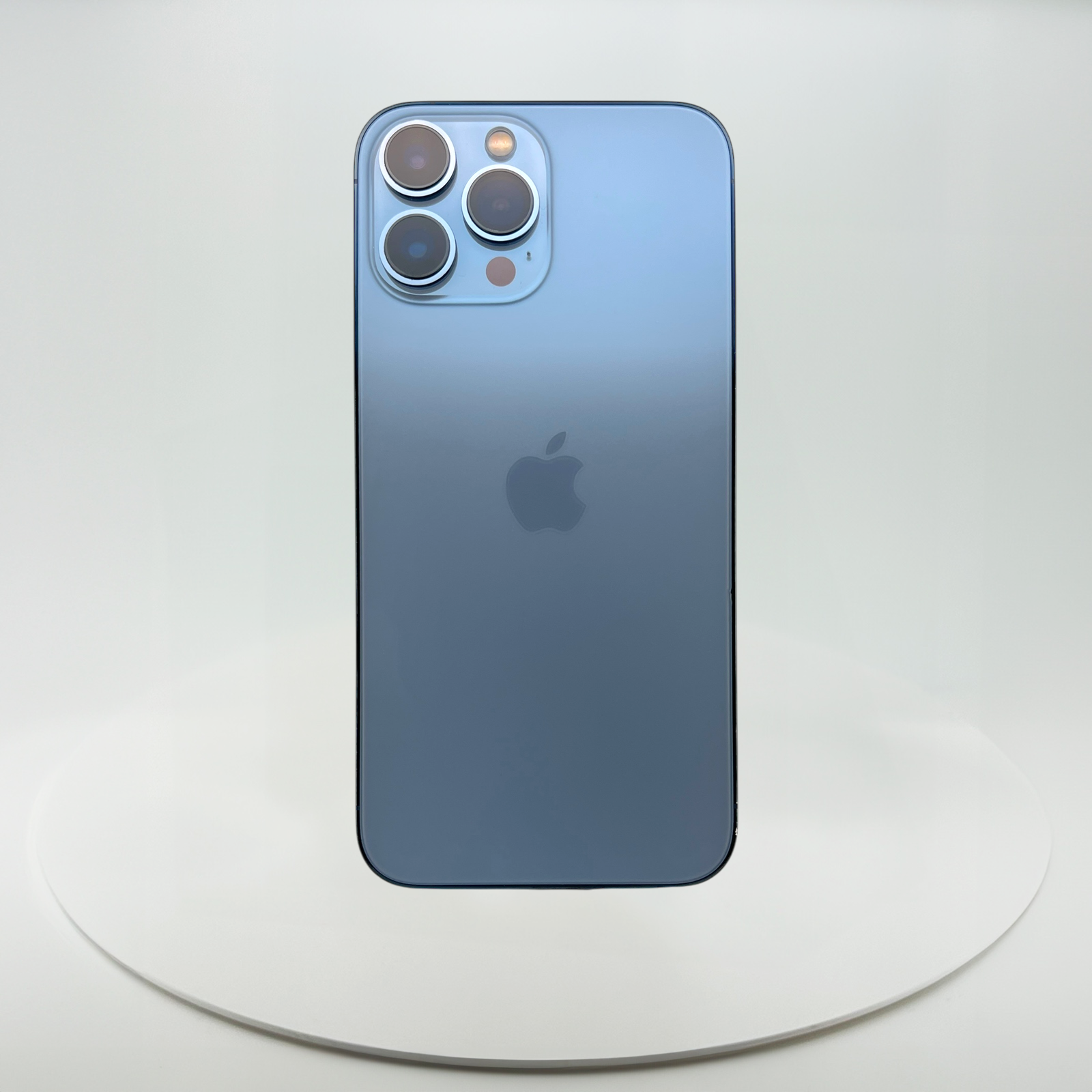 (中古手機) iPhone 13 Pro Max 128GB 天峰藍色，iReborn香港精選中古iPhone平台，提供iPhone 8至14 Pro Max多款型號，價格由$899起，支持免費預留及到店驗貨服務，享受安全購物體驗