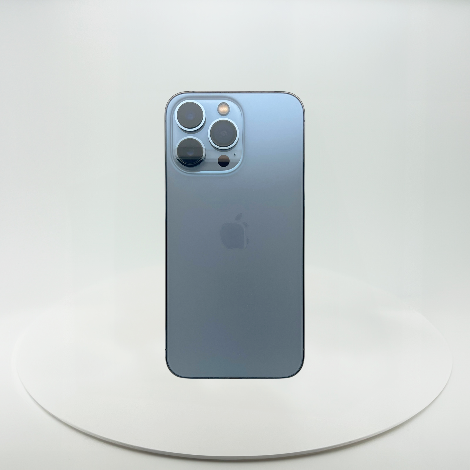 (中古手機) iPhone 13 Pro 128GB 天峰藍色，iReborn香港精選中古iPhone平台，提供iPhone 8至14 Pro Max多款型號，價格由$899起，支持免費預留及到店驗貨服務，享受安全購物體驗