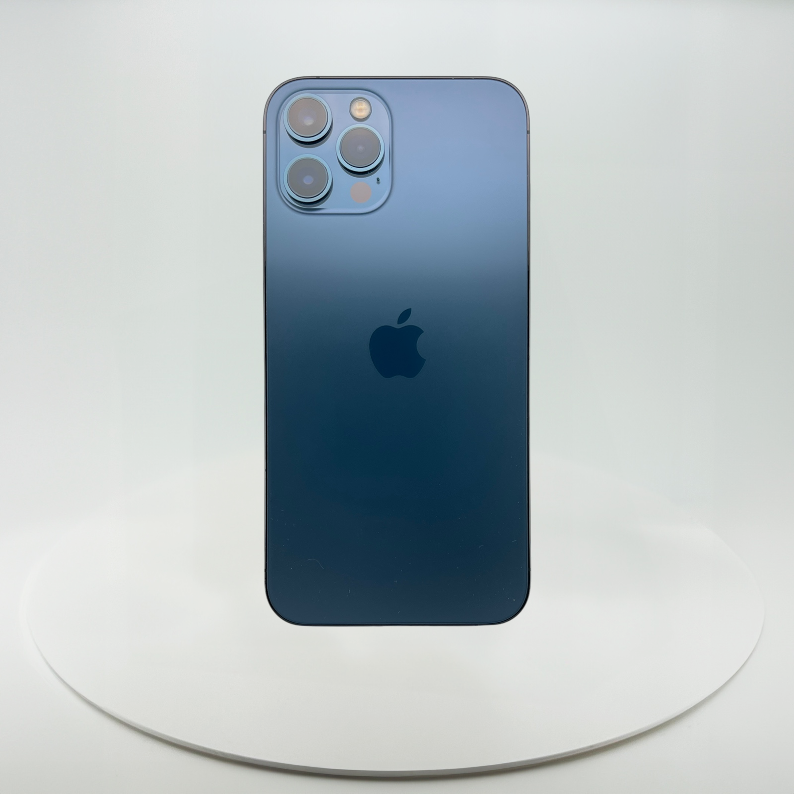 (中古手機) iPhone 12 Pro Max 256GB 太平洋藍色，iReborn香港精選中古iPhone平台，提供iPhone 8至14 Pro Max多款型號，價格由$899起，支持免費預留及到店驗貨服務，享受安全購物體驗