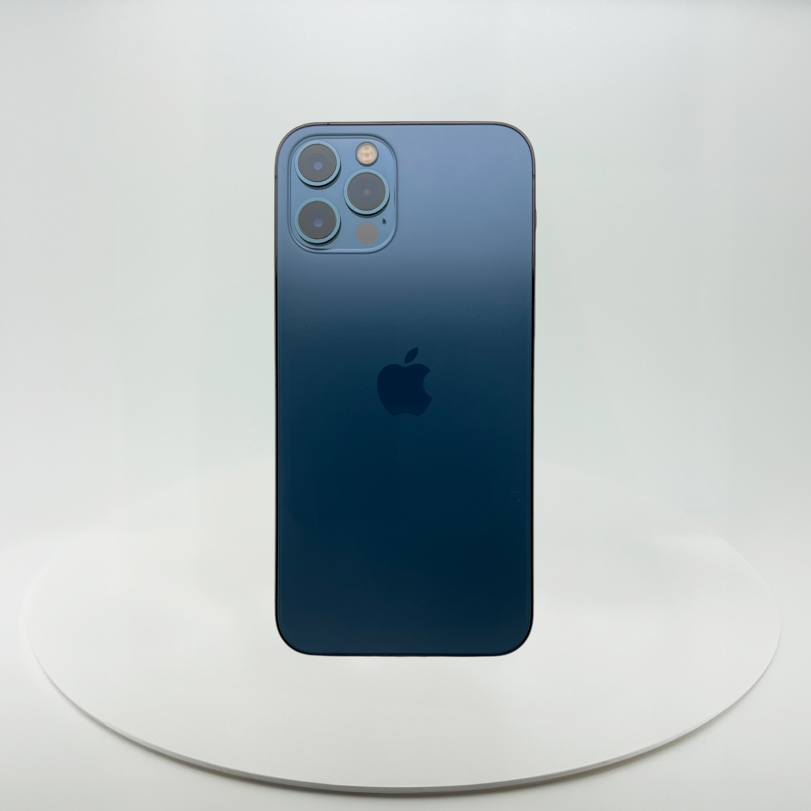 (中古手機) iPhone 12 Pro 512GB 太平洋藍色，iReborn香港精選中古iPhone平台，提供iPhone 8至14 Pro Max多款型號，價格由$899起，支持免費預留及到店驗貨服務，享受安全購物體驗