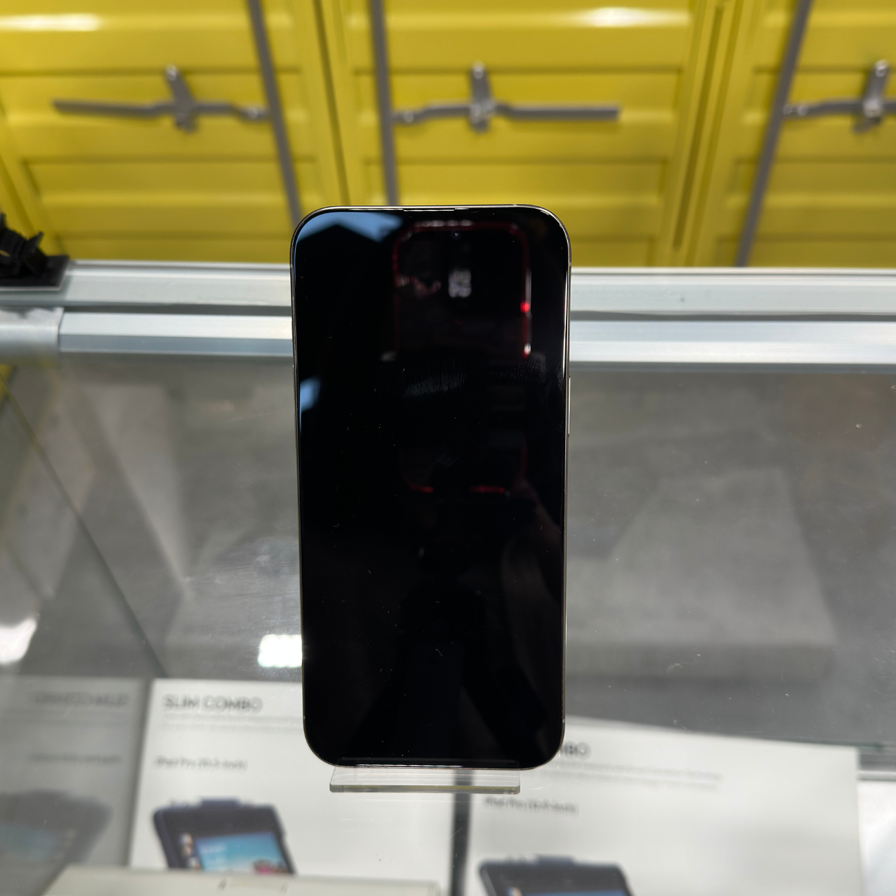 (中古手機) iPhone 15 Pro Max 256GB 原色鈦金屬色