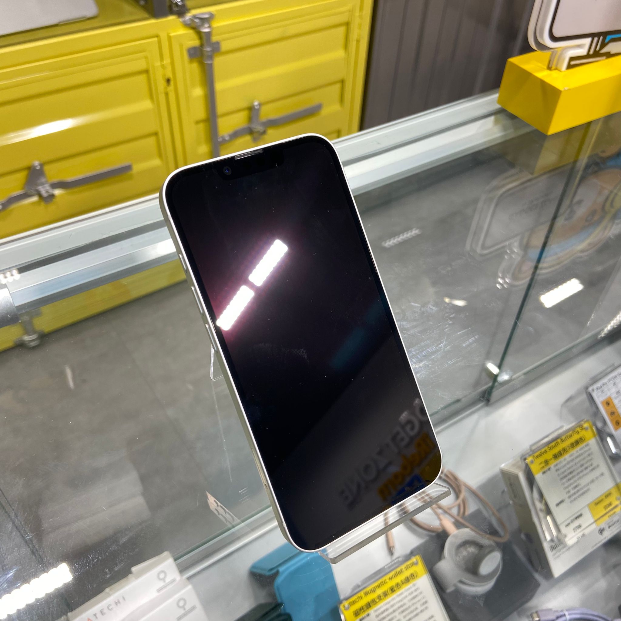 (中古手機)  iPhone 16E   256GB (白色鈦金屬)