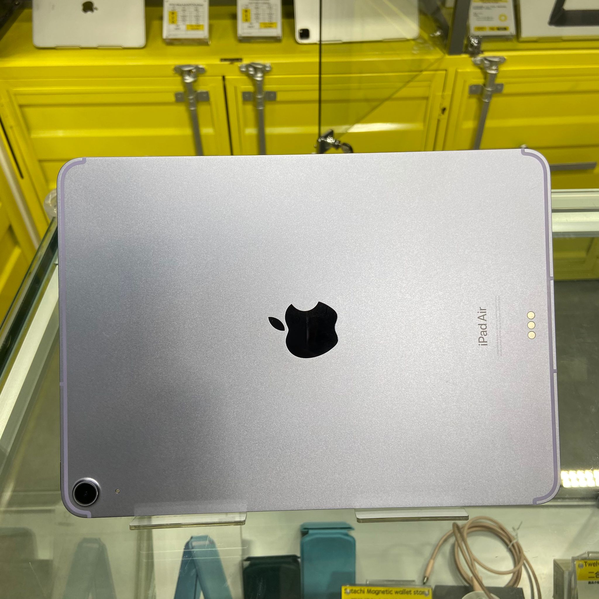 中古Apple iPad Air 5 Wi-Fi+Cellular