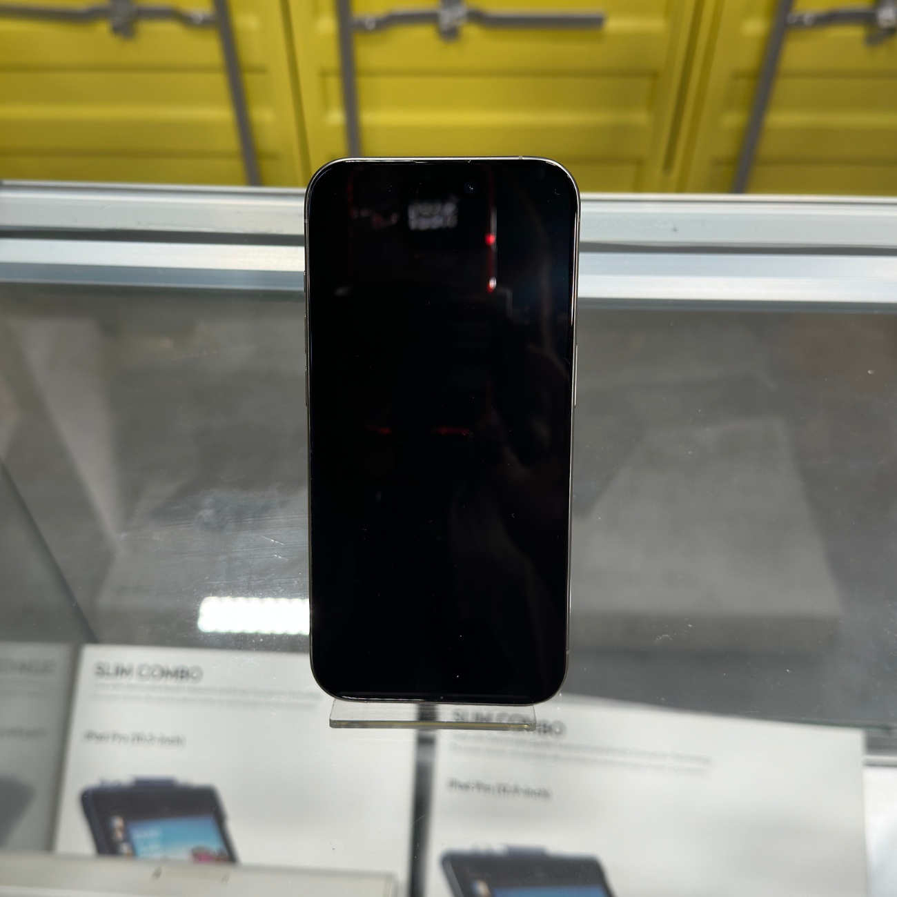 (中古手機) iPhone 15 Pro 256GB 原色鈦金屬色