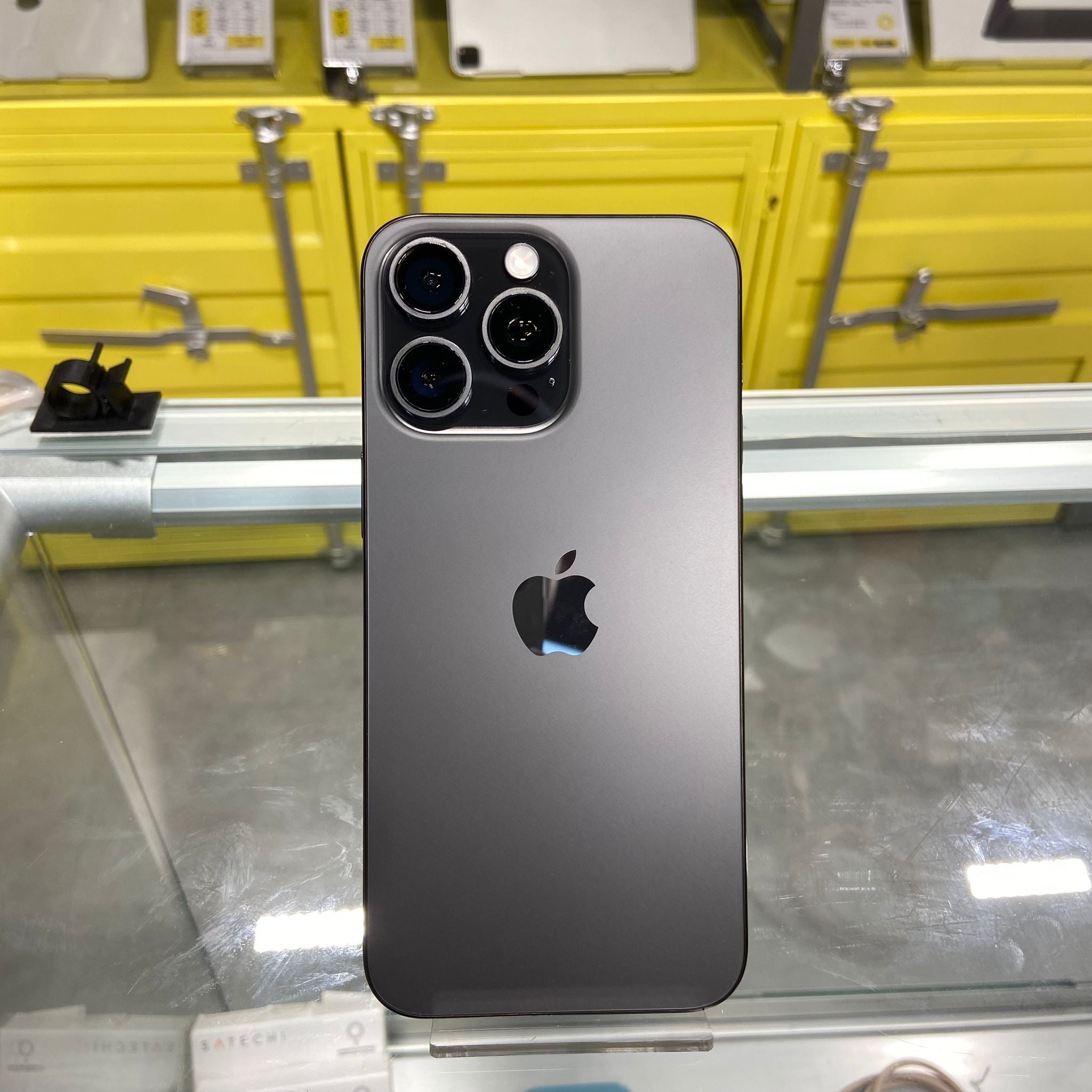 (中古手機)  iPhone 15 Pro Max  256GB (黑色鈦金屬)