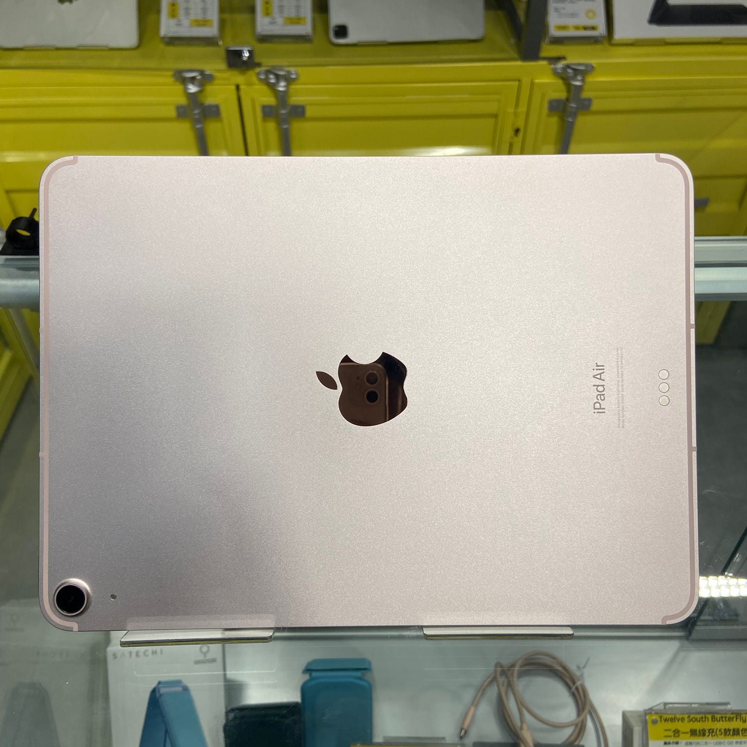 中古Apple iPad Air 5 Wi-Fi+Cellular