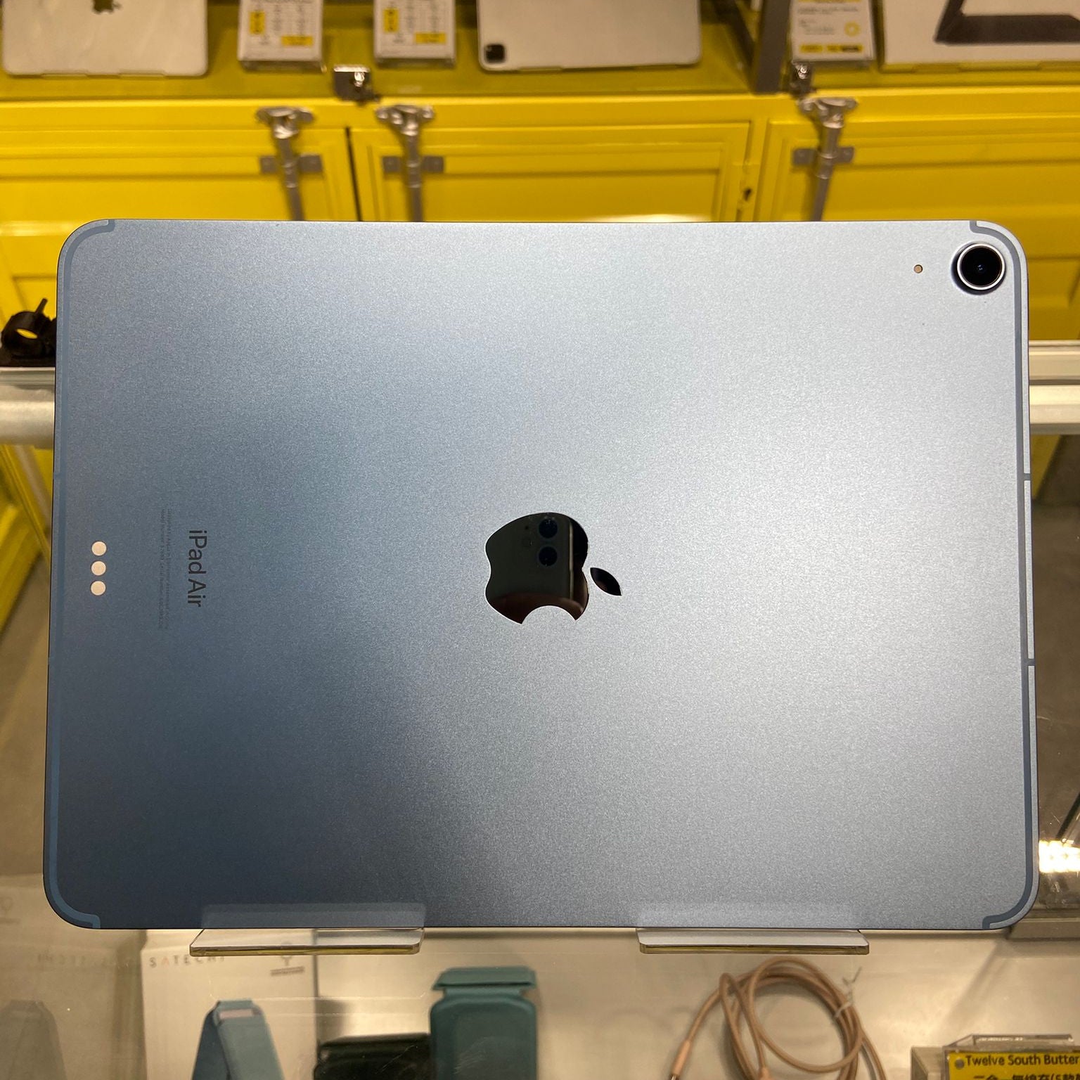 中古Apple iPad Air 5 Wi-Fi+Cellular