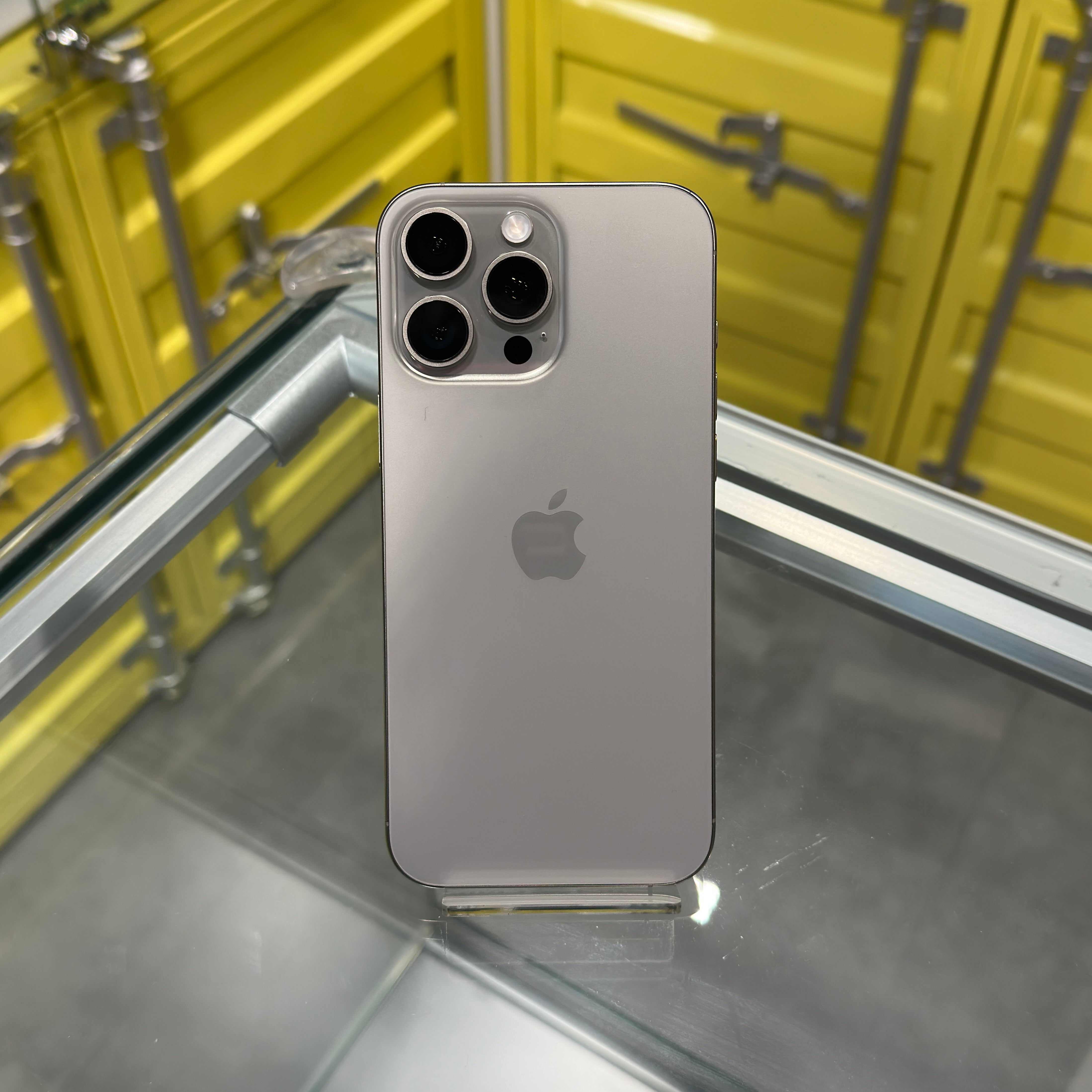 (中古手機)  iPhone 16 Pro Max 256GB (原色鈦金屬)