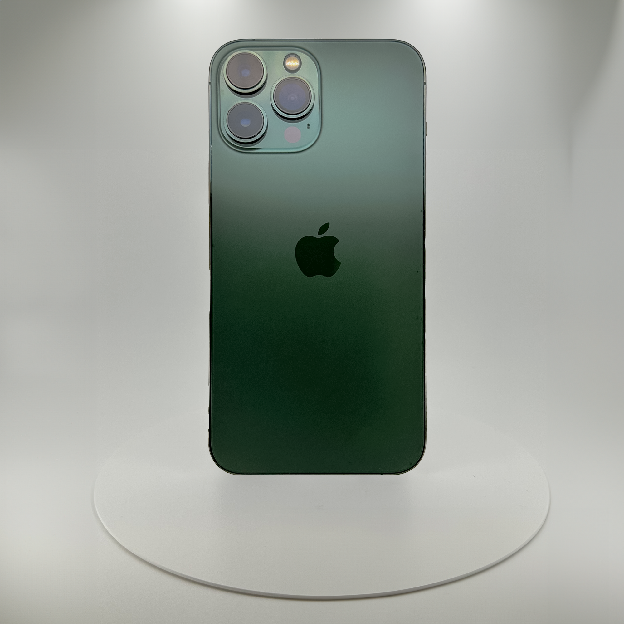 (中古手機) iPhone 13 Pro Max 128GB 松嶺綠色，iReborn香港精選中古iPhone平台，提供iPhone 8至14 Pro Max多款型號，價格由$899起，支持免費預留及到店驗貨服務，享受安全購物體驗